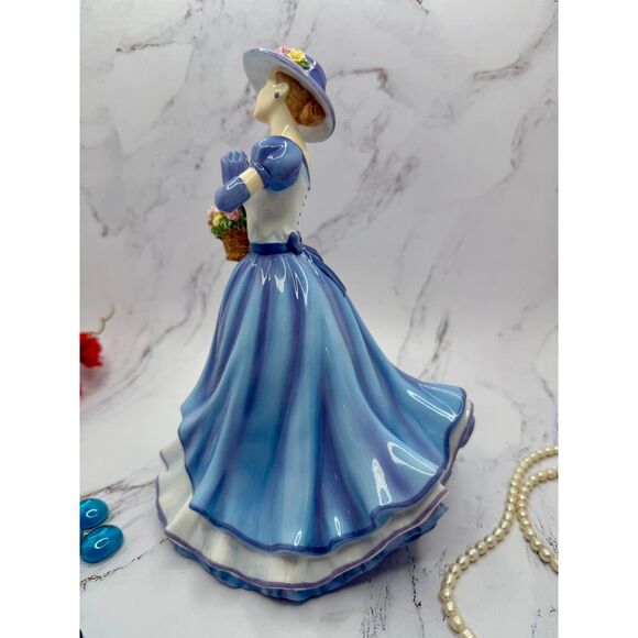 Royal Doulton Happy Birthday HN5428, 9" tall, Pretty Ladies, bone China - Picture 5 of 12